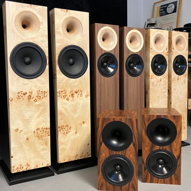 Celeste, Nova S and Orfeo

#odeonaudio #tubeamp #vinyl #horns #hornloudspeaker #loudspeaker #highend #hifi #hifigear #handcrafted #audio #hifiporn #instahifi #audiophile #audiophiledreams #Izumi #OdeonIzumi #orfeo #odeonorfeo